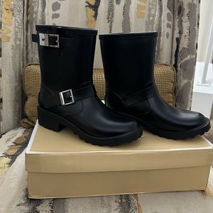 Michael Kor’s: Davenport Rainbootie Size 9, Great Condition